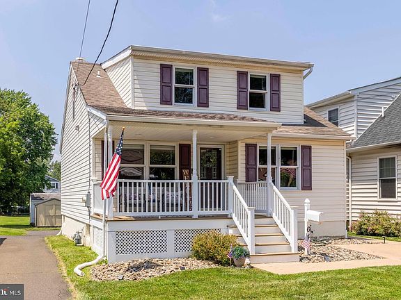 4th image of 642 Harrison Ave
