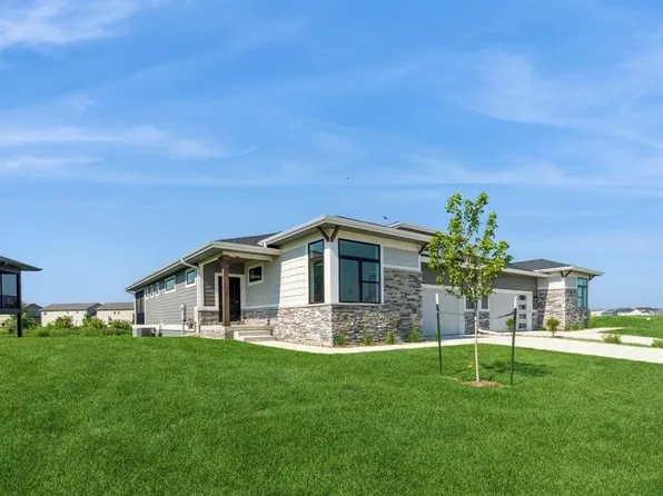 152 NW Sunrise Dr, Waukee, IA 50263
