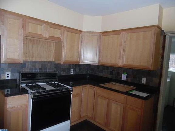 3rd image of 2028 S Philip St