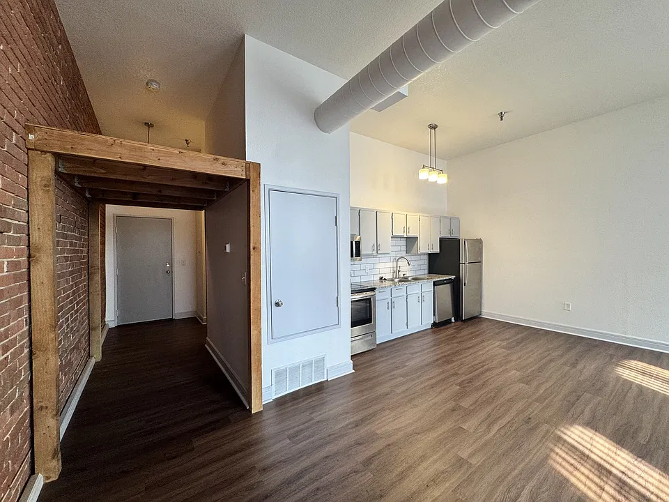 310 Delawareunit #207