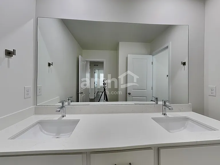1232 W Mahogany St — Photo 17