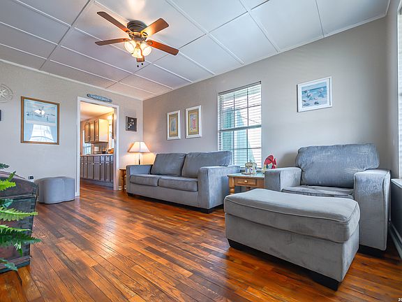 3rd image of 247 Allen M Parks