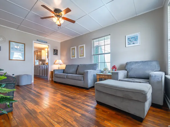 247 Allen M Parks, Rockport, TX 78382