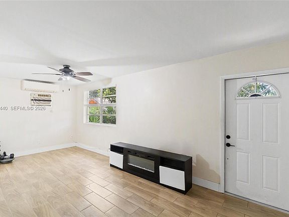 3rd image of 6109 SW 40th Ct