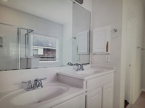 3rd image of 21426 Venture Park Dr