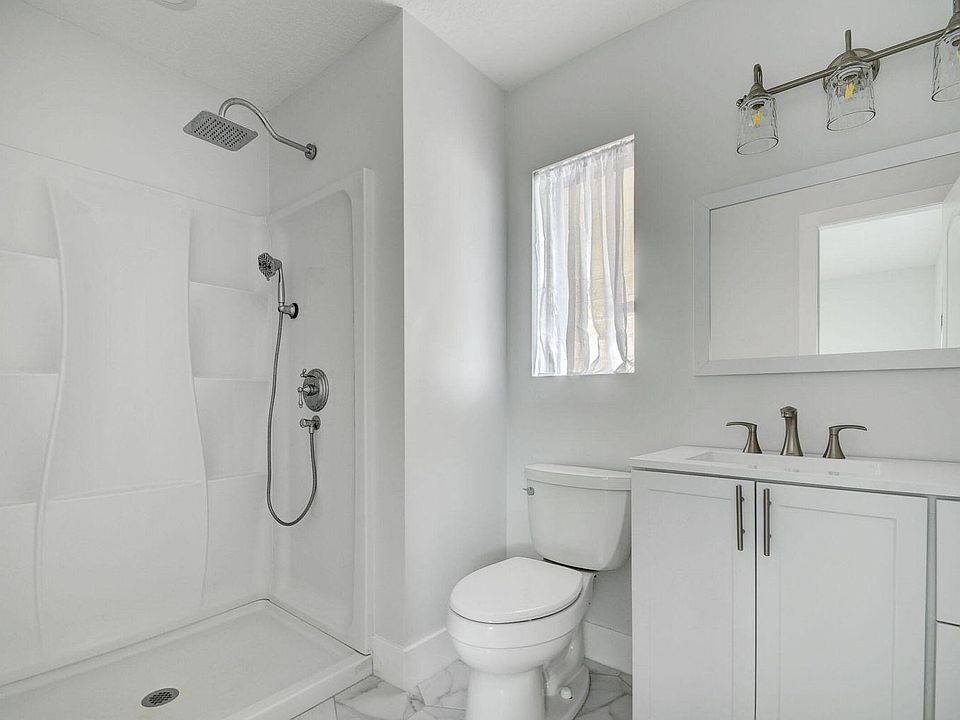 1st image of 1724 Crestwood Blvd