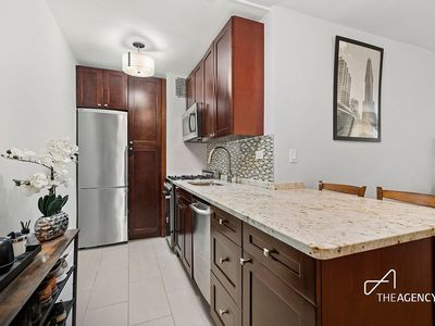 220 E 54th St APT 4G, Manhattan, NY, 10022