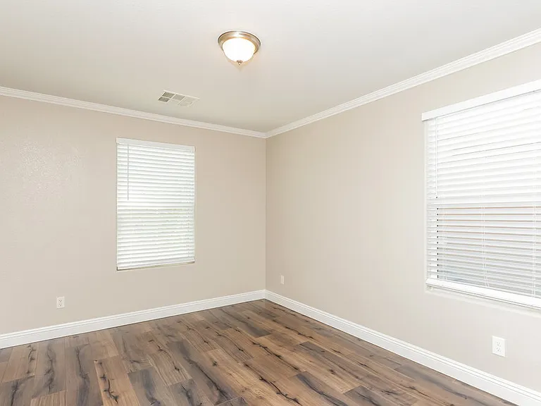 7458 Earnshaw Ave — Photo 14