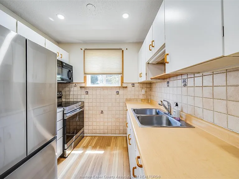 1229 Arncliffe Pl — Photo 8