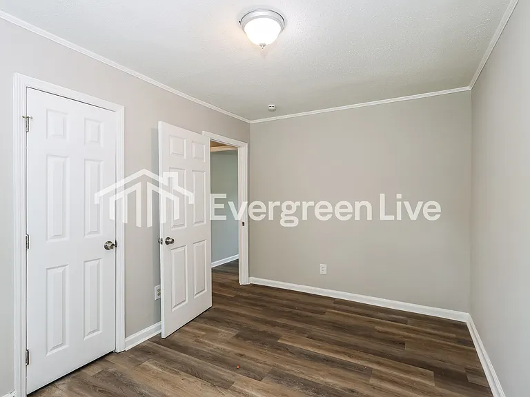 2517 Rhodes Dr — Photo 13