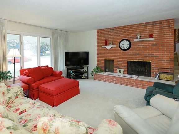 417 South Hills Dr-103