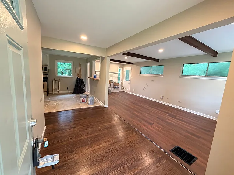 621 Greenhill Dr — Photo 3