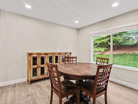 5th image of 2250 Devlin Pl Unit 104
