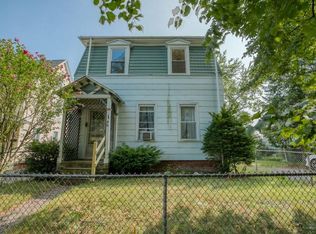 46 Taylor St, Holyoke, MA 01040