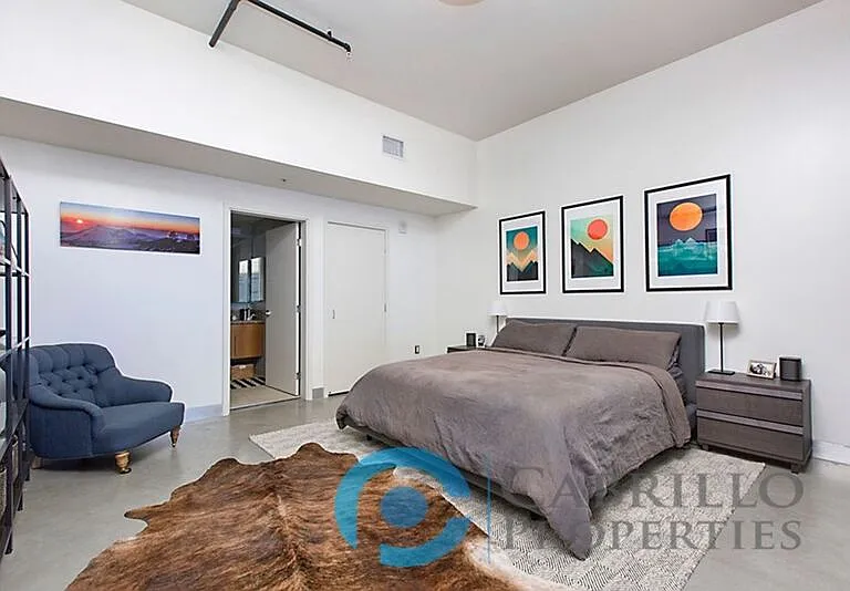 350 11th Ave #127 — Photo 11