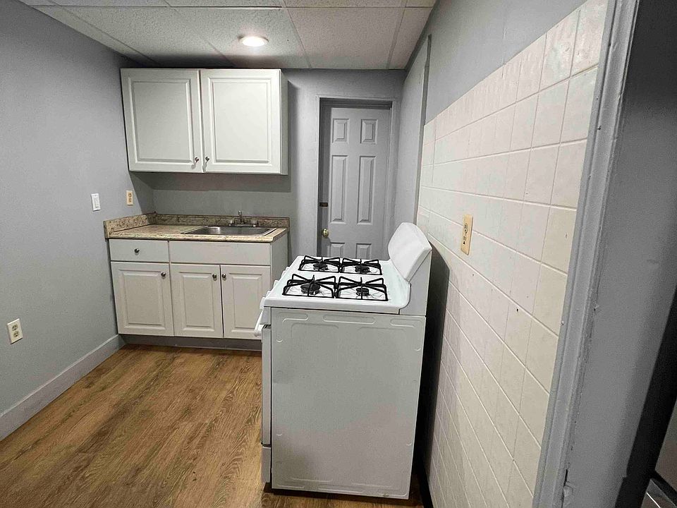 1st image of 27 Tolles St