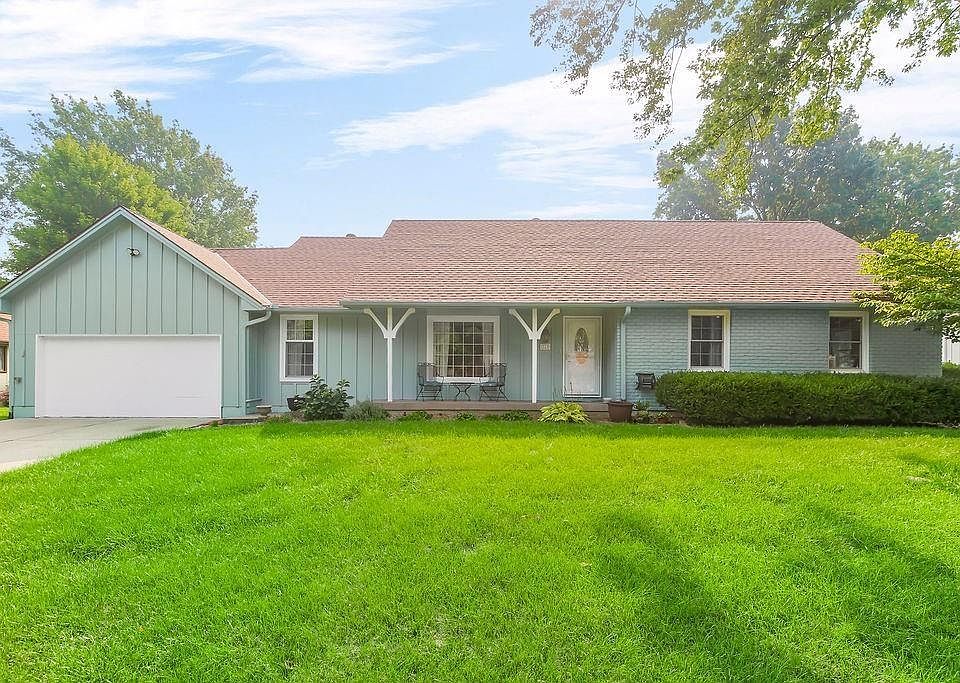 1st image of 319 SE Ridgeview Dr