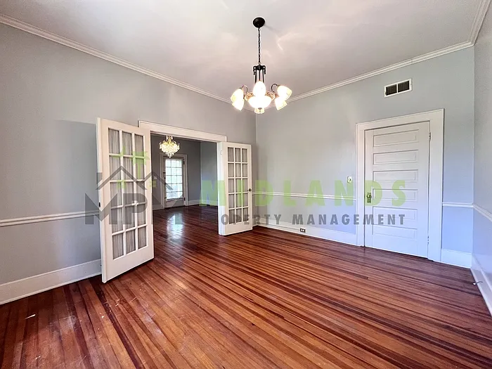 2417 Clark St — Photo 33