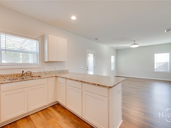 5th image of 219 Caroline Way
