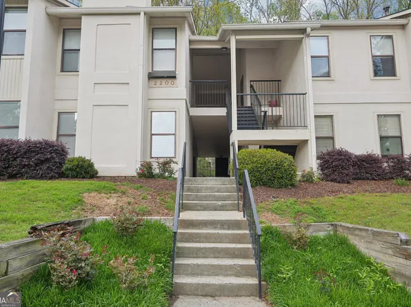 2201 Huntingdon Chase, Sandy Springs, GA 30350