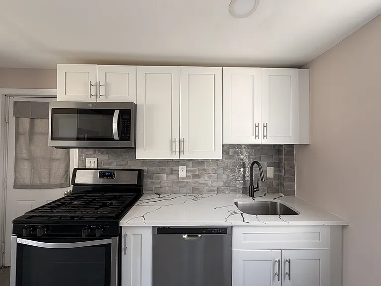 29 W Somerset St — Photo 1