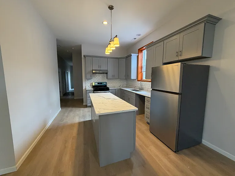 3019 S Union Ave #2 — Photo 2