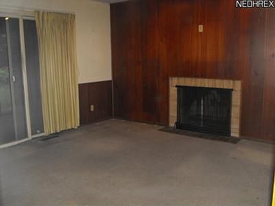 4th image of 1992 Rosewood Dr