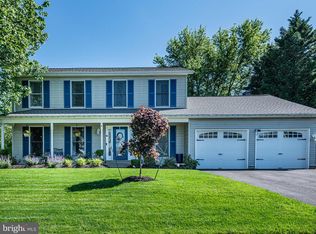 4 Fox Meadow Dr, Lovettsville, VA 20180