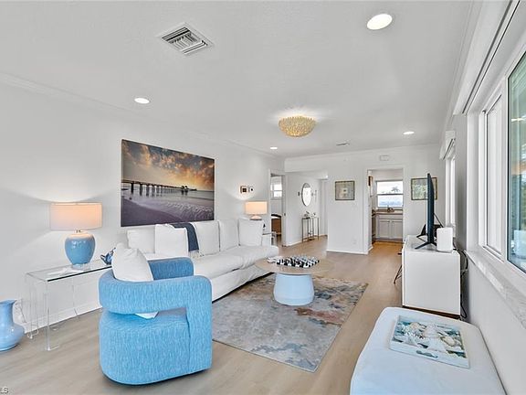 3rd image of 606 Broad AVE S #J606