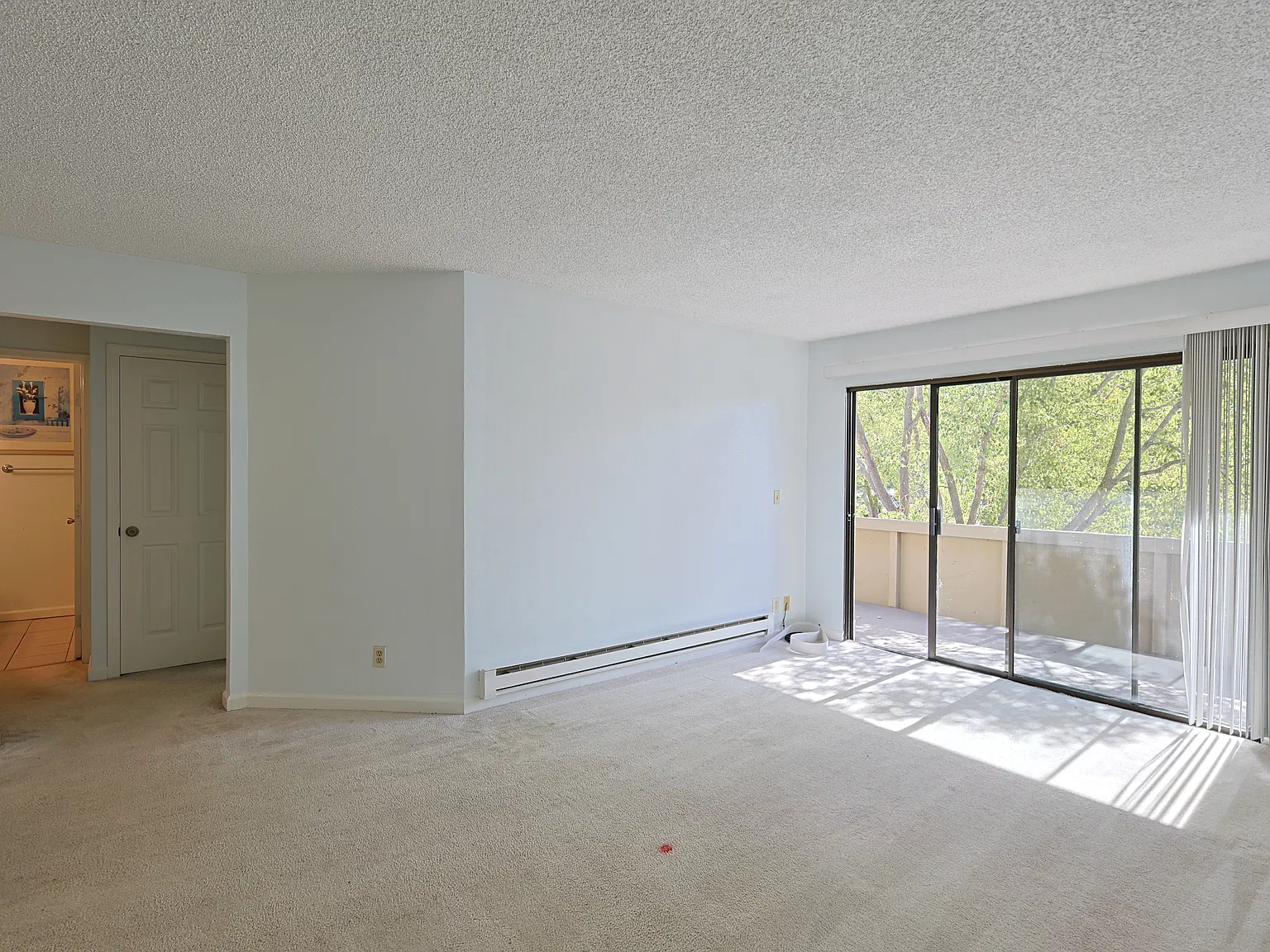 2 bed, 863 sqft, $2,750 — Photo 2