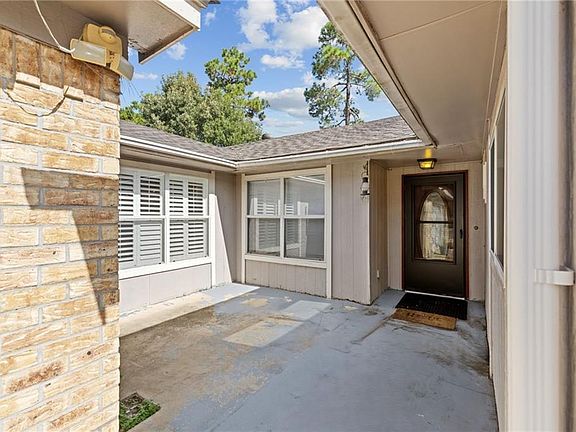 5th image of 320 Drury Ln