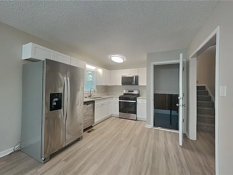 59 Wendy Way — Photo 3