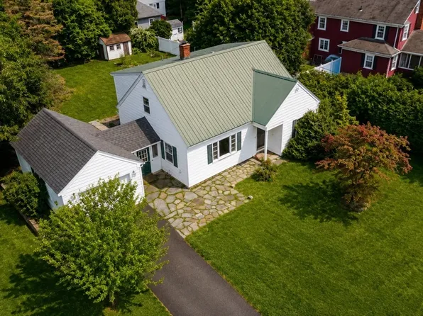 25 Montague St, Montague, MA 01351