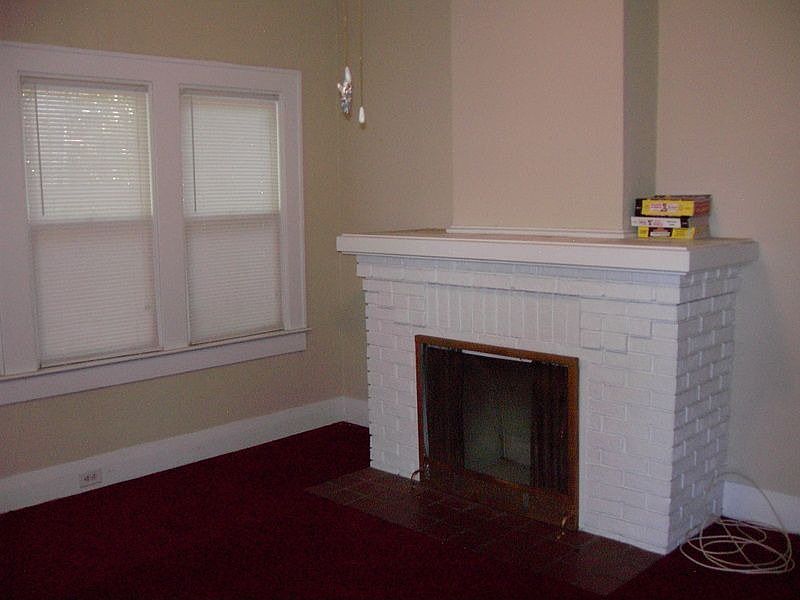 2nd image of 803 E Genesee St