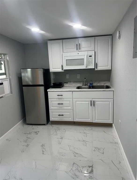 1 bed, 1.0 bath, 650 sqft, $1,000 — Photo 3