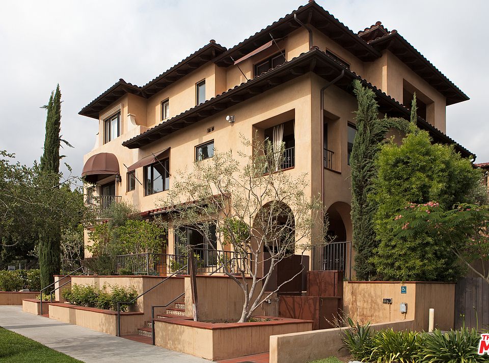 1st image of 108 S El Molino Ave Unit 101