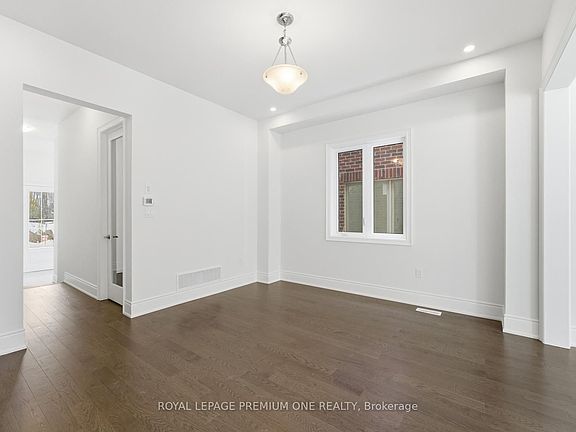 4th image of 8 Raspberry Ridge Ave