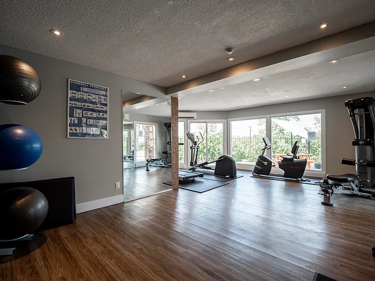 6599 Glen Erin Dr — Photo 8