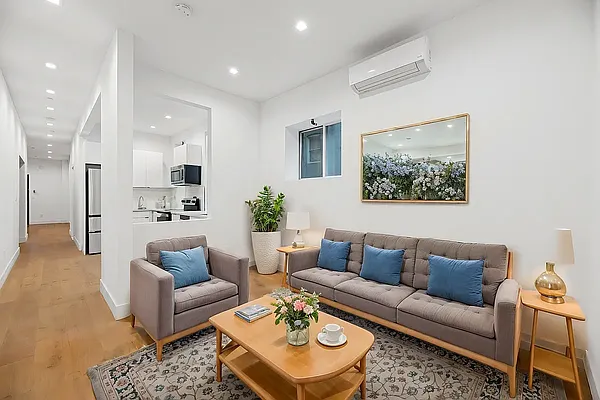 Rented by REAL New York | media 6