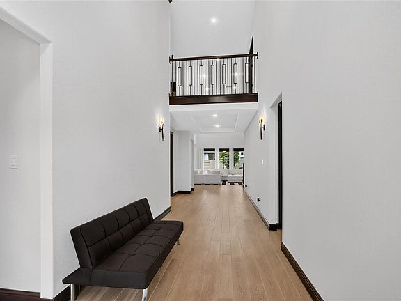 5th image of 10514 Morning Oaks Ct