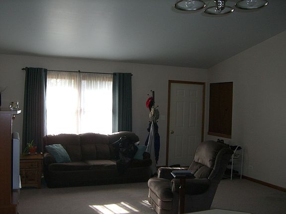 Living room with Vaulted ceiling