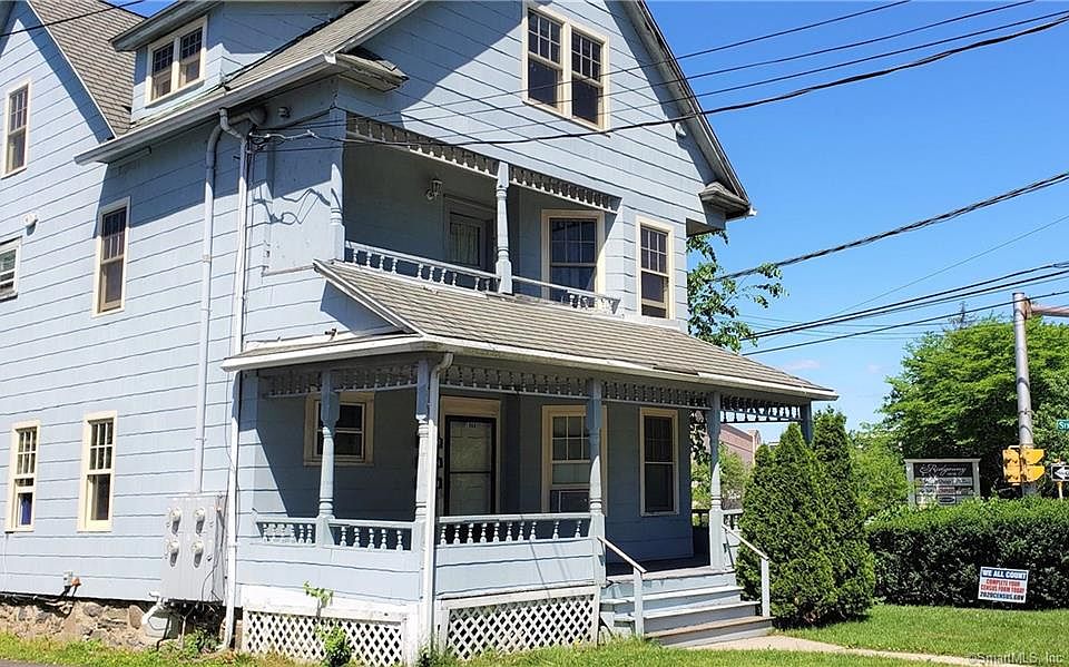 1st image of 1966 Bedford St #3