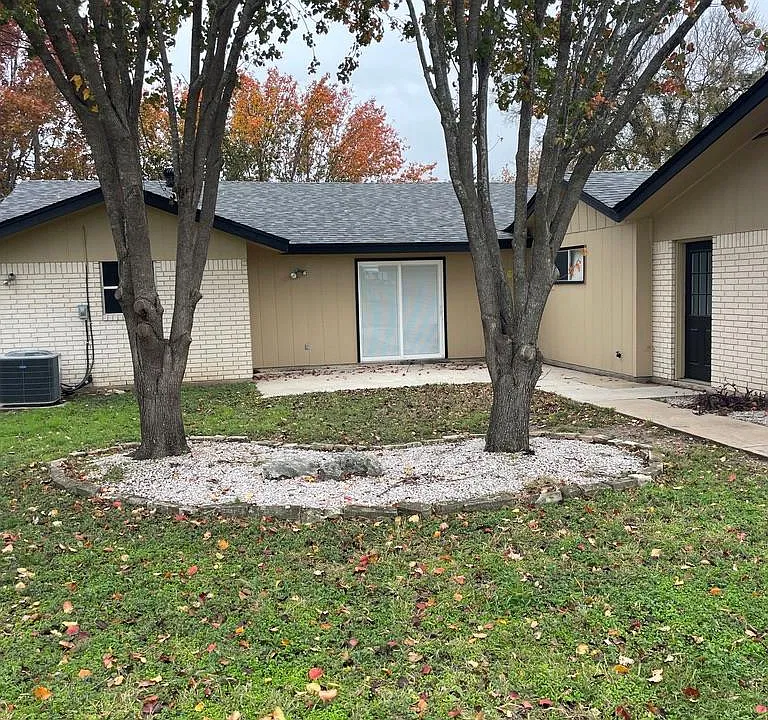 300 Evergreen St