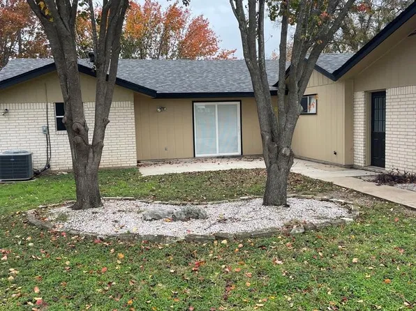 300 Evergreen St, Burnet, TX 78611