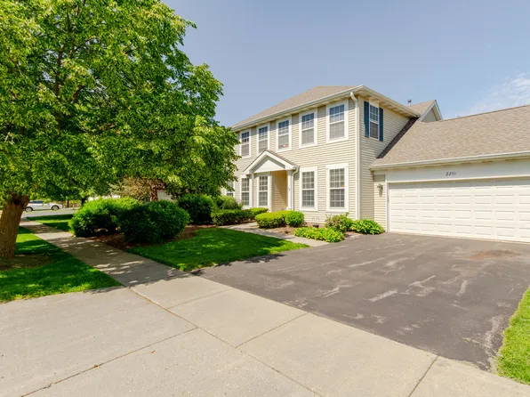 2251 Briar Ct, Hoffman Estates, IL 60169