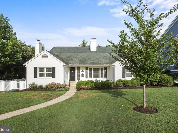 1864 Patrick Henry Dr, Arlington, VA 22205
