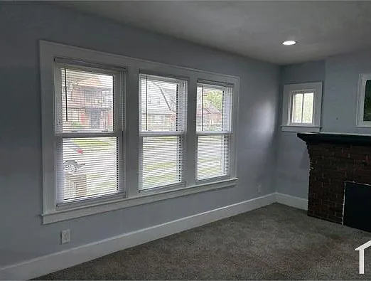 2 bed, 700 sqft, $1,000 — Photo 3