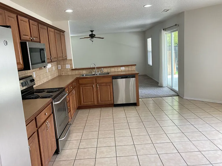 14103 Pearl Pointe Dr — Photo 39