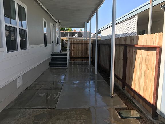 2nd image of 1750 Whittier Ave Space 31