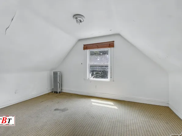 945 East 15th Street image 26 of 34